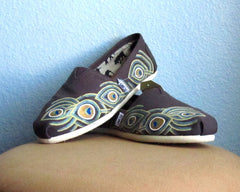 INDIAN PEACOCK FEATHERS HANDPAINTED CANVAS TOMS SHOES BY ANNA SEE